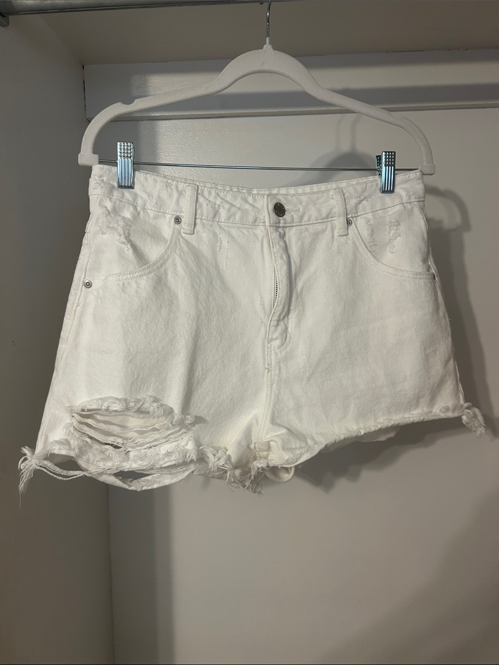 ROLLA'S White Distressed Denim Cutoff Shorts Dusters size 30 size 12